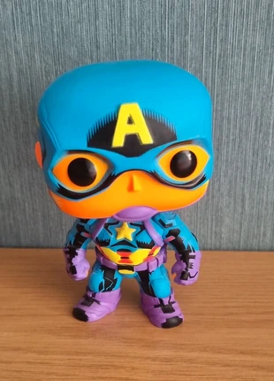 FunkoPop Marvel - Captain America - Black Light, marca: Funko Pop, estado: Muito bom, tamanho: Tamanho único, €10.00, €11.20 inclui Proteção do Comprador