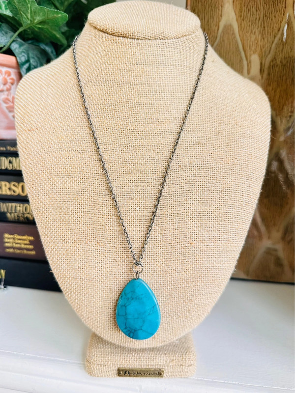 Faux turquoise pendant 1