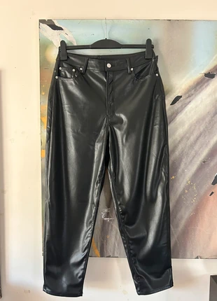 Calças efeito de pele H&M loose, marca: H&M, estado: Muito bom, tamanho: L / 40 / 12, €10.00, €11.20 inclui Proteção do Comprador