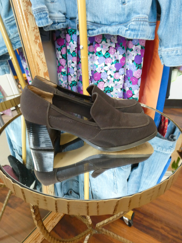 90s Loafers Brown Block Heel Size 8 4