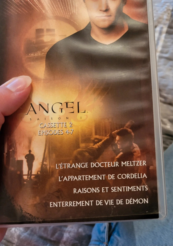 Coffret VHS de la serie "Angel"  4