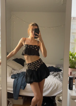 Ensemble Deux Pièces Noir Orné d'Œillets/Miroirs : Crop Top & Mini Jupe Boule (Taille M), brand: fashion désigner, condition: Very good, size: M / 38 / 10, €59.90, €63.60 includes Buyer Protection