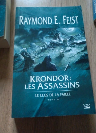 Tome II Krondor: Les assassins de "Raymond E. Feist", état: Très bon état, 4,00 €, 4,90 € Protection acheteurs incluse