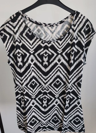 T-shirt noir et blanc hm, marque: H&M, état: Bon état, taille: S / 36 / 8, 1,00 €, 1,75 € Protection acheteurs incluse