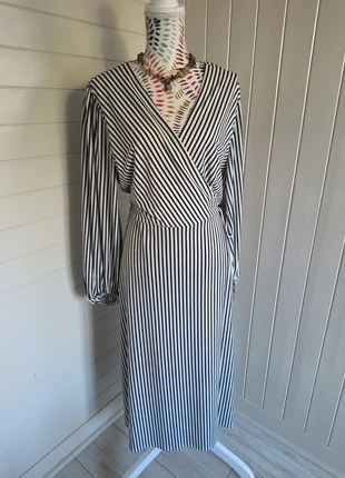 👗 Robe H&M – Taille XL – Rayures noires & blanches – Longueur 120 cm, marca: H&M, estado: Muito bom, tamanho: XXXL / 46 / 18, €15.00, €16.45 inclui Proteção do Comprador