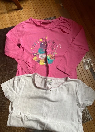 T-shirt long et court 5 ans coton rose blanc, brand: NKY, condizioni: Ottime, taglia: 5 anni / 110 cm, €1.00, €1.75 include la Protezione acquisti