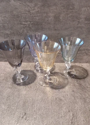 Verres a pied colorés, état: Très bon état, 2,00 €, 2,80 € Protection acheteurs incluse