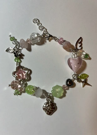 Cute strawberry bracelet, marke: Strawberry, zustand: Neu, mit Etikett, 9,00 €, 10,15 € inklusive Vinted-Käuferschutz