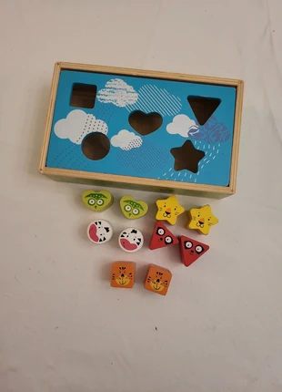 Boite à formes géométriques en bois avec 5 types de formes à encastrer , marca: Carrefour, estado: Bueno, tamaño: 9-12 meses / 74 cm, 3,00 €, 3,85 € Protección al comprador incluida