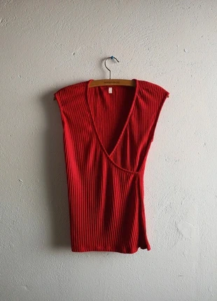 Camiseta roja mujer / chemise rouge femme. Taille S, brand: Stradivarius, condizioni: Ottime, taglia: S / IT 40 / EU 36, €11.00, €12.25 include la Protezione acquisti