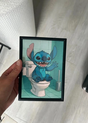 Stitch op de wc ingelijste poster, merk: stitch op de wc, staat: Heel goed, € 9,99, € 11,19 inclusief Kopersbescherming Pro
