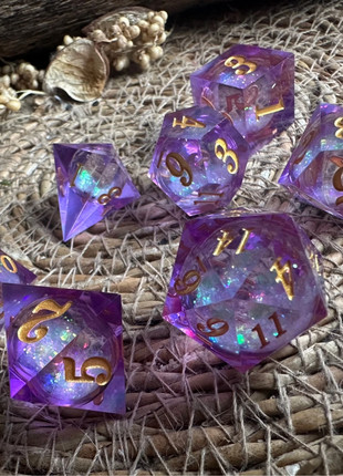 DND dice set / dobbelstenen set / paars, marca: DND, estado: Novo com etiquetas, €25.00, €26.95 inclui Proteção do Comprador