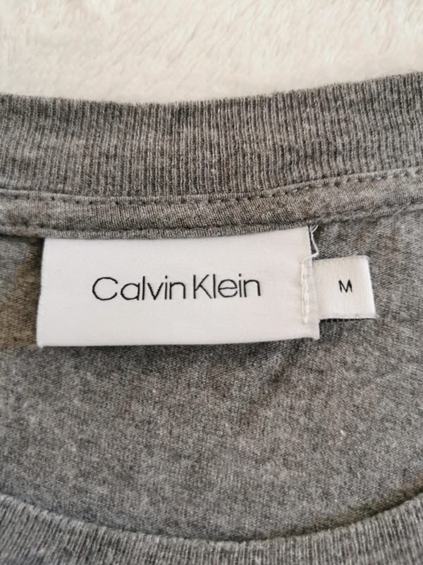 T-shirt Calvin Klein 4