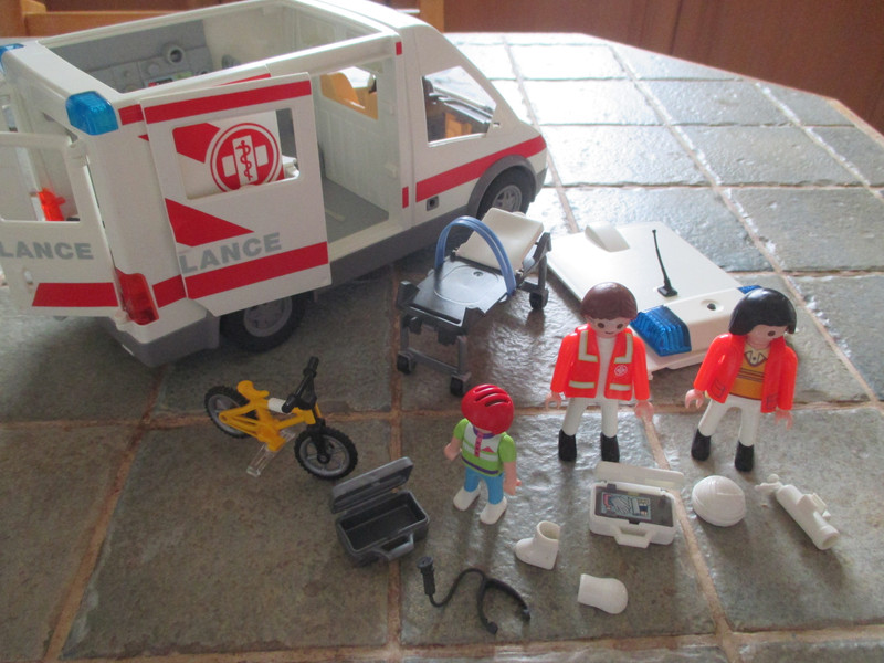 Ambulance Playmobil 4221