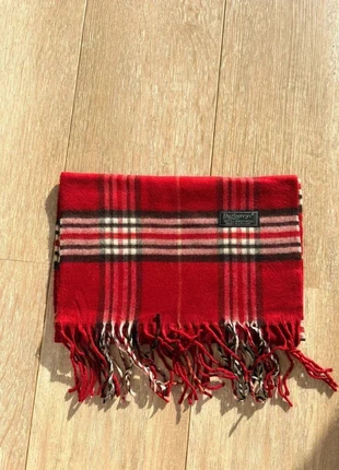 Écharpe Burberry Rouge Classique - Plaid Rouge Noir Blanc - Franges - 100% Laine, merk: Burberry, staat: Heel goed, € 26,00, € 28,00 inclusief Kopersbescherming