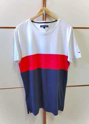 Tommy Hilfiger t-shirt bianca blu e rossa tg. XL, marke: Tommy Hilfiger, zustand: Sehr gut, größe: XL, 17,00 €, 18,55 € inklusive Vinted-Käuferschutz