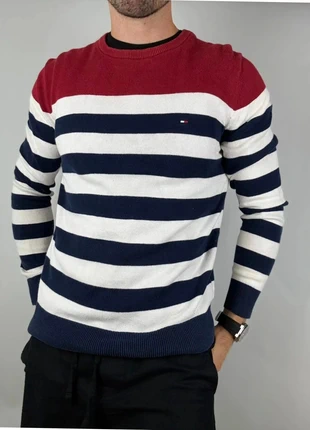 Pull sweat col rond tommy Hilfiger taille S, marque: Tommy Hilfiger, état: Très bon état, taille: S, 20,00 €, 21,70 € Protection acheteurs incluse