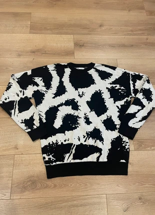 Pull motif Zara taille S noir / blanc, zustand: Sehr gut, größe: S, 7,00 €, 8,05 € inklusive Vinted-Käuferschutz