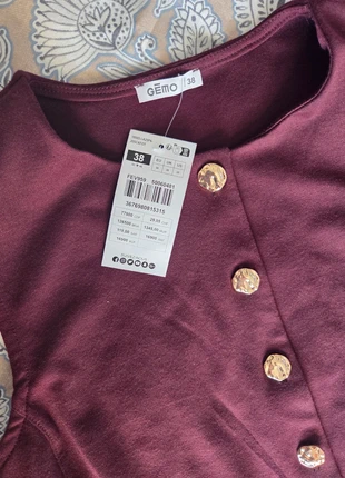 Cardigan bordeaux boutons dorés neuf, marke: Gémo, zustand: Neu, mit Etikett, größe: M / 38 / 10, 14,00 €, 15,40 € inklusive Vinted-Käuferschutz