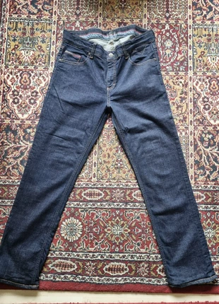 Tommy Hilfiger jeans voor jongens in maat 176, merk: Tommy Hilfiger, staat: Nieuw zonder prijskaartje, maat: 16 jaar / 176 cm, € 10,00, € 11,20 inclusief Kopersbescherming