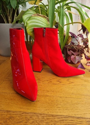 ** Bottines à talons Public Desire bi-matière rouges **, marque: Public Desire, état: Neuf avec étiquette, taille: 39, 45,00 €, 47,95 € Protection acheteurs incluse