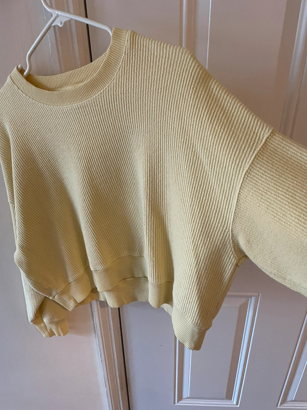 Aerie yellow oversized sweater size small 2