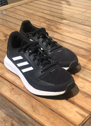 Baskets adidas noir pour hommes - Taille 38, marque: adidas, état: Bon état, taille: 38, 19,00 €, 20,65 € Protection acheteurs incluse