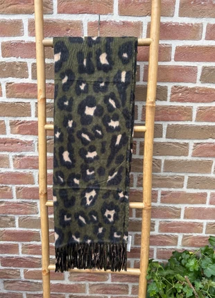 Écharpe léopard kaki - chaude & tendance, marca: Boutique Parisienne, estado: Muito bom, €18.00, €19.60 inclui Proteção do Comprador