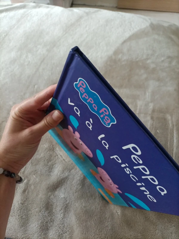 Livre Peppa Pig : Peppa va à la piscine - photo numéro 9