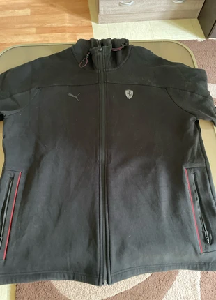 Veste puma collab Ferrari, merk: Puma, staat: Nieuw zonder prijskaartje, maat: L, € 12,00, € 13,30 inclusief Kopersbescherming
