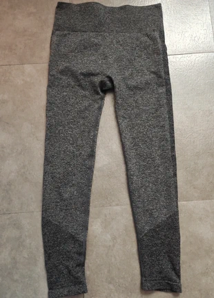 Fitnesslegging met scrunch, brand: Shein, condizioni: Ottime, taglia: L / IT 44 / EU 40, €1.50, €2.28 include la Protezione acquisti