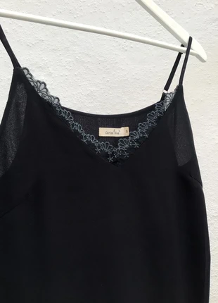 Petit top noir romantique, bretelles fines et dentelle Cerise Blue taille 36-38, marque: Cerise Blue, état: Très bon état, taille: S / 36 / 8, 10,00 €, 11,20 € Protection acheteurs incluse