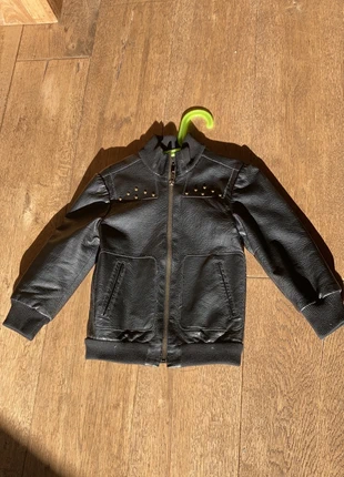 Veste en simili cuir fait main, marke: Fait Main, zustand: Sehr gut, größe: 4 Jahre / 104, 8,00 €, 9,10 € inklusive Vinted-Käuferschutz