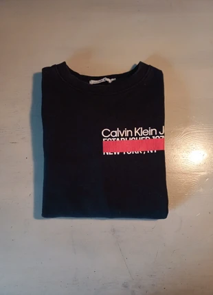 Pull/sweat/crewneck Calvin Klein noir Taille 14 ans, marke: Calvin Klein, zustand: Sehr gut, größe: 14 Jahre / 164, 15,00 €, 16,45 € inklusive Vinted-Käuferschutz
