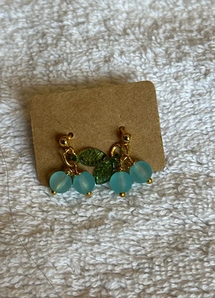 Petites boucles d’oreille bleues, marque: pas de marque, état: Très bon état, 1,00 €, 1,75 € Protection acheteurs incluse