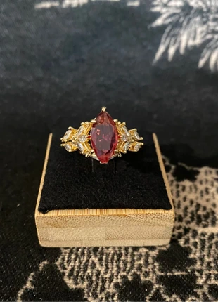 Bague avec Pierre rouge style Saphir, état: Neuf sans étiquette, taille: 17,3 mm, 6,00 €, 7,00 € Protection acheteurs (Pro) incluse