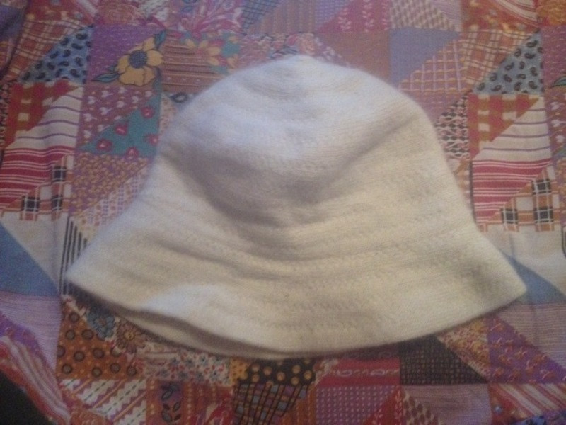 Bonnet Blanc Angora 1