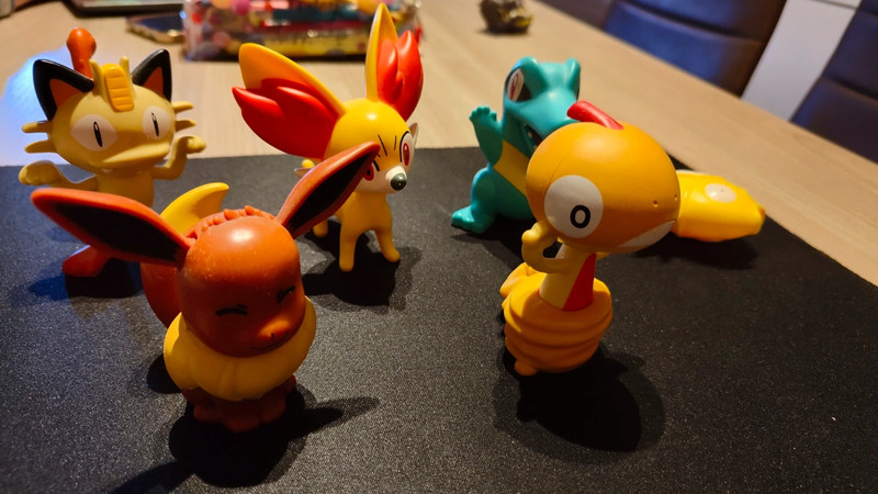 Preços baixos em Figuras de Ação de Ação Pokémon McDonald's