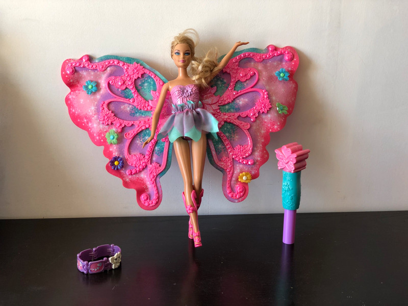 Used Barbie Fold-up Mariposa Butterfly Two Level Take Along Case