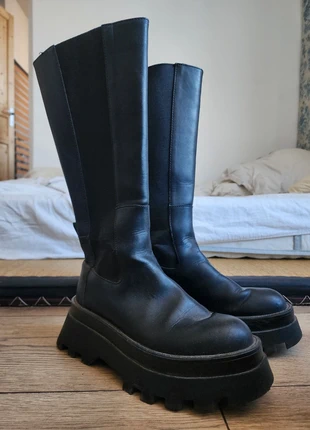 Bratz boots noires, marca: Pull & Bear, estado: Bom, tamanho: 37, €30.00, €32.20 inclui Proteção do Comprador