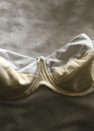 Voedings bh, merk: Lupoline, staat: Heel goed, maat: 85B, € 3,00, € 3,85 inclusief Kopersbescherming