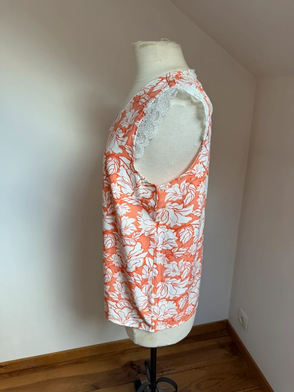 Superbe blouse fluide fleurie avec dentelle Gemo neuve 🌸 42 - photo numéro 4