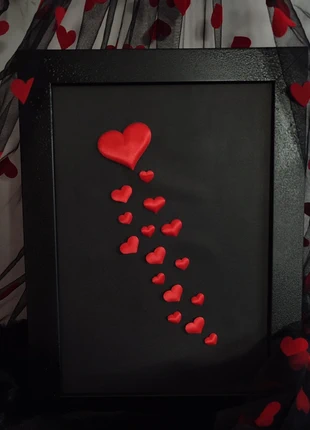 Quadro feito à mão com corações // tiny red hearts in a black handmade frame, brand: Handmade, condizioni: Nuovo con cartellino, €18.00, €19.60 include la Protezione acquisti