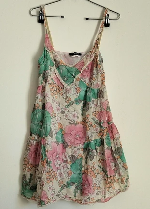 Robe été fleurie légère vintage Y2K 2000s 90s
Morgan, brand: y2k, condition: Very good, size: XS / 34 / 6, €8.00, €9.10 includes Buyer Protection