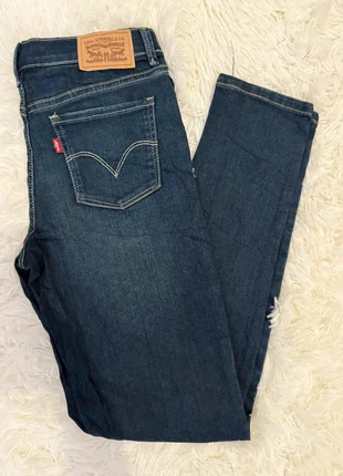 Jean Lévi’s 710 Super Skinny W24/FR34, marque: Levi's, état: Très bon état, taille: XS / 34 / 6, 21,90 €, 23,70 € Protection acheteurs (Pro) incluse