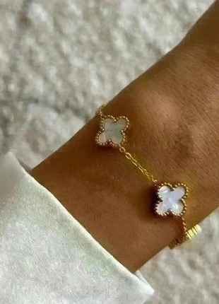 Bracelet trèfle à quatre feuilles blanc en acier inoxydable, bracelet chaîne dorée, cadeau pour elle, condition: Very good, €10.00, €11.20 includes Buyer Protection Pro