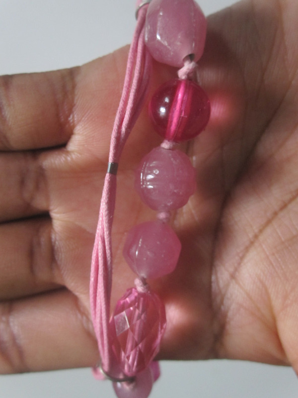 Collier fantaisie rose avec perles 2