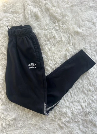 Jogging Umbro noir enfants 13/14ans (162cm), brand: Umbro, condition: Very good, size: 13 years / 158 cm, €5.00, €5.95 includes Buyer Protection
