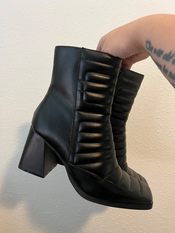 90s chunky boots vintage square toe Y2K