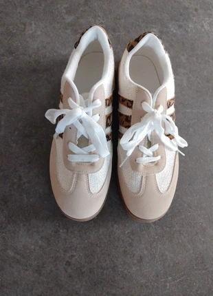 Baskets neuves, marque: je ne sais pas, état: Neuf sans étiquette, taille: 41, 10,00 €, 11,20 € Protection acheteurs incluse